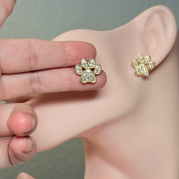 ⚜️ Gold Paw Print Earrings with Crystals - Picture 6 of 8